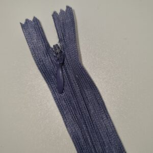 22" / 55cm Mesh Invisible Concealed Closed End Zip - Navy
