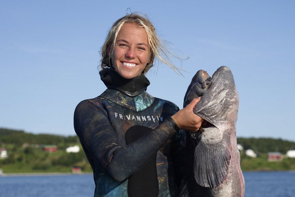Frivannsliv undervannsjakt dykking våtdrakt bergen friluft