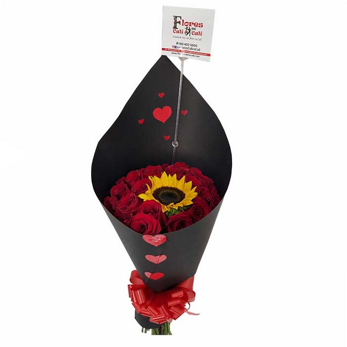 ramo-de-rosas-con-un-girasol-Floristerias-en-Cali