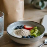 Psyllium c est quoi : bol avec poudre de psyllium et eau pour réguler le transit