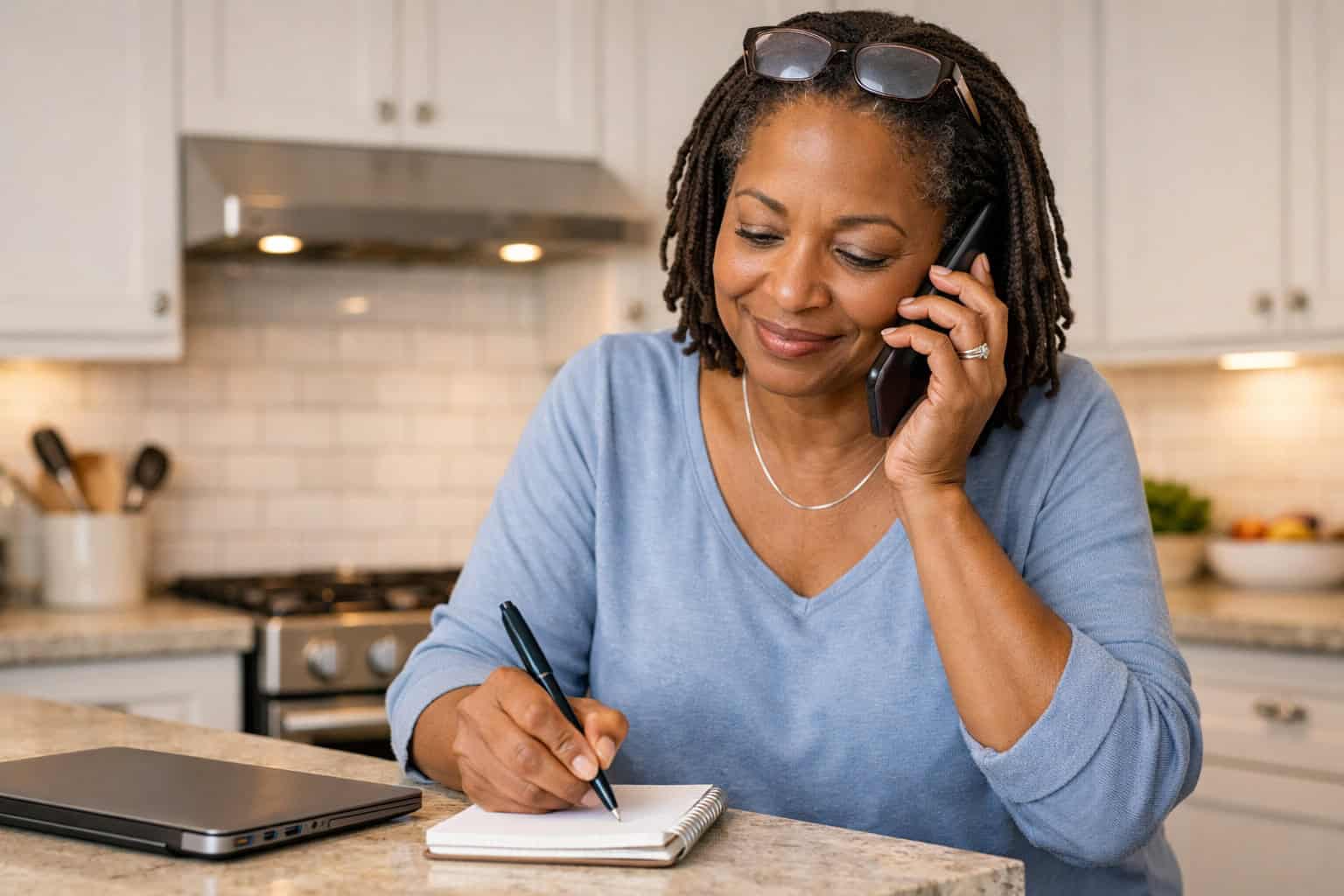 rizona resident speaking with a licensed health insurance agent on the phone