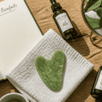 gua sha bienfaits pierre de jade et huiles
