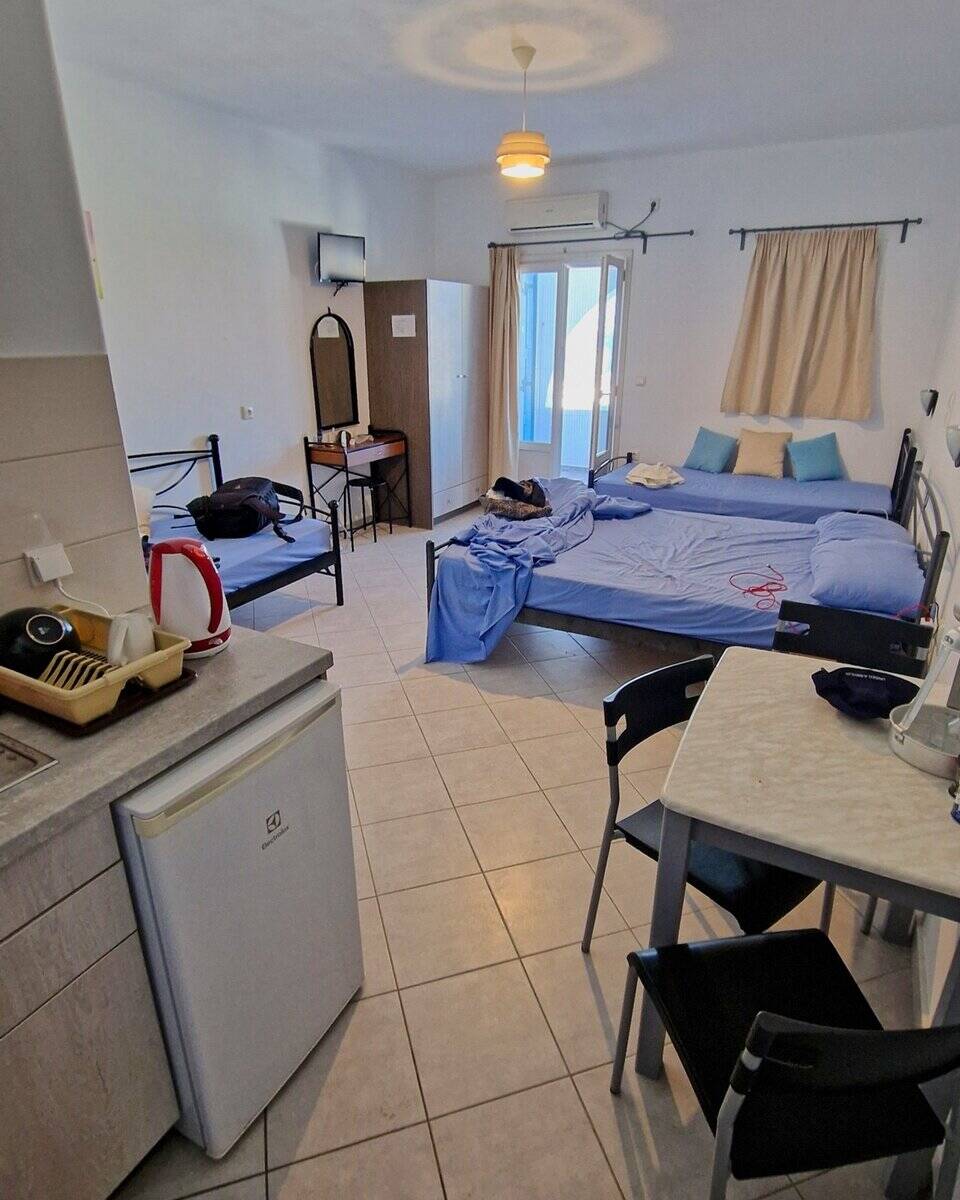Basic but comfortable room at Iliovasilema Studios, Donousa
