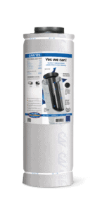 Aktivkohlefilter Can 125 mit einem Flansch von 250 mm. Dieses Produkt eignet sich für die Luftfiltration in Gewächshäusern und Growräumen. Der Filter ist aus hochwertigem Stahl und Polyethylen gefertigt, hat ein Volumen von 28 Litern und einen maximalen Luftstrom von 1.700 m³/h. Der mehrschichtige Vorfilter sorgt für einen besseren Schutz der Aktivkohle. Der Filter hat eine Lebensdauer von bis zu 30 Monaten, abhängig von Nutzung und Bedingungen. Nachhaltig in den Niederlanden produziert und REACH-konform.     