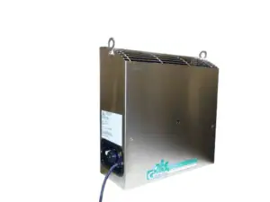 Elektrische wandverwarming met een afwerking van roestvrij staal, ontworpen voor efficiënte verwarming in binnenruimtes. Dit model is compact en heeft een minimalistisch design, geschikt voor verschillende interieurs. De verwarming wordt geleverd met een aansluitkabel en een gebruiksvriendelijke bediening, waardoor het eenvoudig te installeren is. Dit apparaat is energiezuinig en ideaal voor gebruik in slaapkamers, werkruimtes of andere woonruimtes, met duurzame eigenschappen voor milieuvriendelijke verwarming.