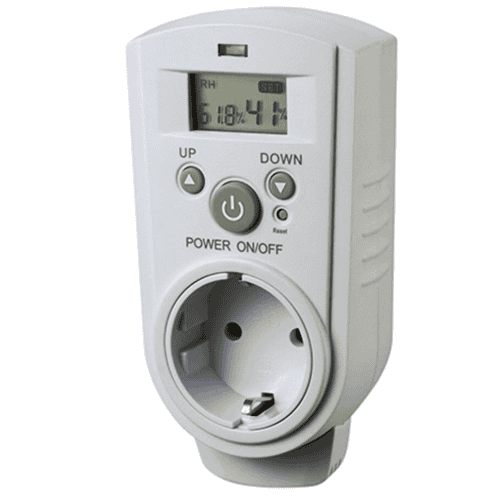 Smart Plug met klimaatmonitor, geschikt voor binnengebruik. Gemaakt van kunststof en beschikbaar in een neutrale grijze kleur. Uitgerust met een digitaal display dat luchtvochtigheid en temperatuur weergeeft. Voorzien van knoppen voor het instellen en resetten van waarden. Dit product is ontworpen om energieverbruik te monitoren en bij te dragen aan een duurzamer gebruik van energie. Compatibel met standaard stopcontacten. Ideaal voor gebruik in woningen of kantoren om het binnenklimaat te optimaliseren.