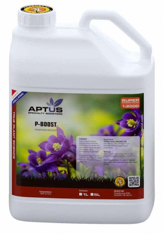 Aptus P-Boost 5 ltr, witte kunststof jerrycan met handvat, kleurrijk etiket met paarse bloemen, inhoud 5 liter.