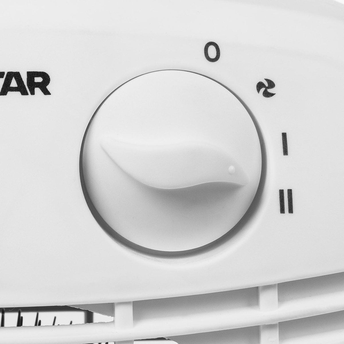 Wit bedieningselement van een ventilator, ontworpen voor eenvoudige aanpassing van de snelheid, weergegeven met de instellingen '0', 'I' en 'II'. Het product bestaat uit kunststof en is geschikt voor gebruik in zowel woningen als kantoren. De controleknop is ergonomisch gevormd voor gebruiksgemak en biedt een duurzame oplossing voor het verbeteren van de ventilatie in binnenruimten.