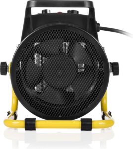 Industriële ventilator met een zwart en geel ontwerp, geschikt voor het ventileren en koelen van ruimtes. Deze ventilator heeft een stevig frame en een voorzijde met een metalen gaas, waardoor de werking van de ventilator zichtbaar is. Het apparaat heeft een verstelbare snelheid, aangedreven door een krachtige motor. Ideaal voor gebruik in werkplaatsen, garages of tijdens evenementen, en heeft daarnaast energiebesparende eigenschappen.