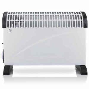 Convector kachel in wit, geschikt voor het verwarmen van ruimtes. Gemaakt van metaal met een kunststof bovenkant en uitgerust met een achterste ventilatieopening voor een effectieve luchtcirculatie. Het apparaat heeft een compact formaat en is eenvoudig te verplaatsen dankzij de geïntegreerde wielen. Geschikt voor zowel thuisgebruik als in kantoorruimtes. Milieuvriendelijk door het gebruik van energiezuinige technologie.