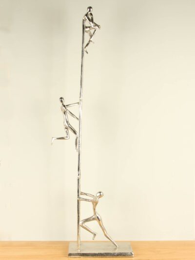 Beeld voor binnen – Aluminium – Samen een Top team – 111x38x14 cm