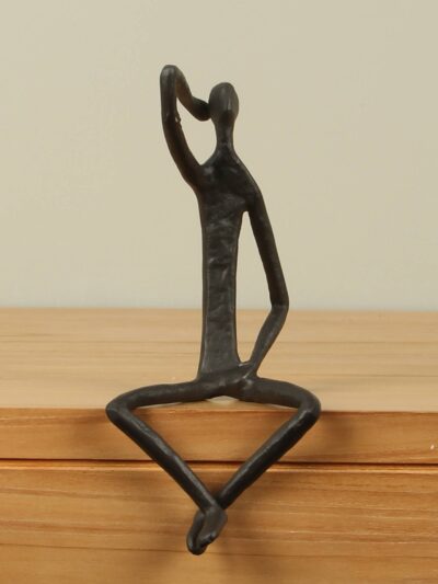 Beeld voor binnen – Antraciet – Metaal – Persoon Arm omhoog – 23x10x10 cm