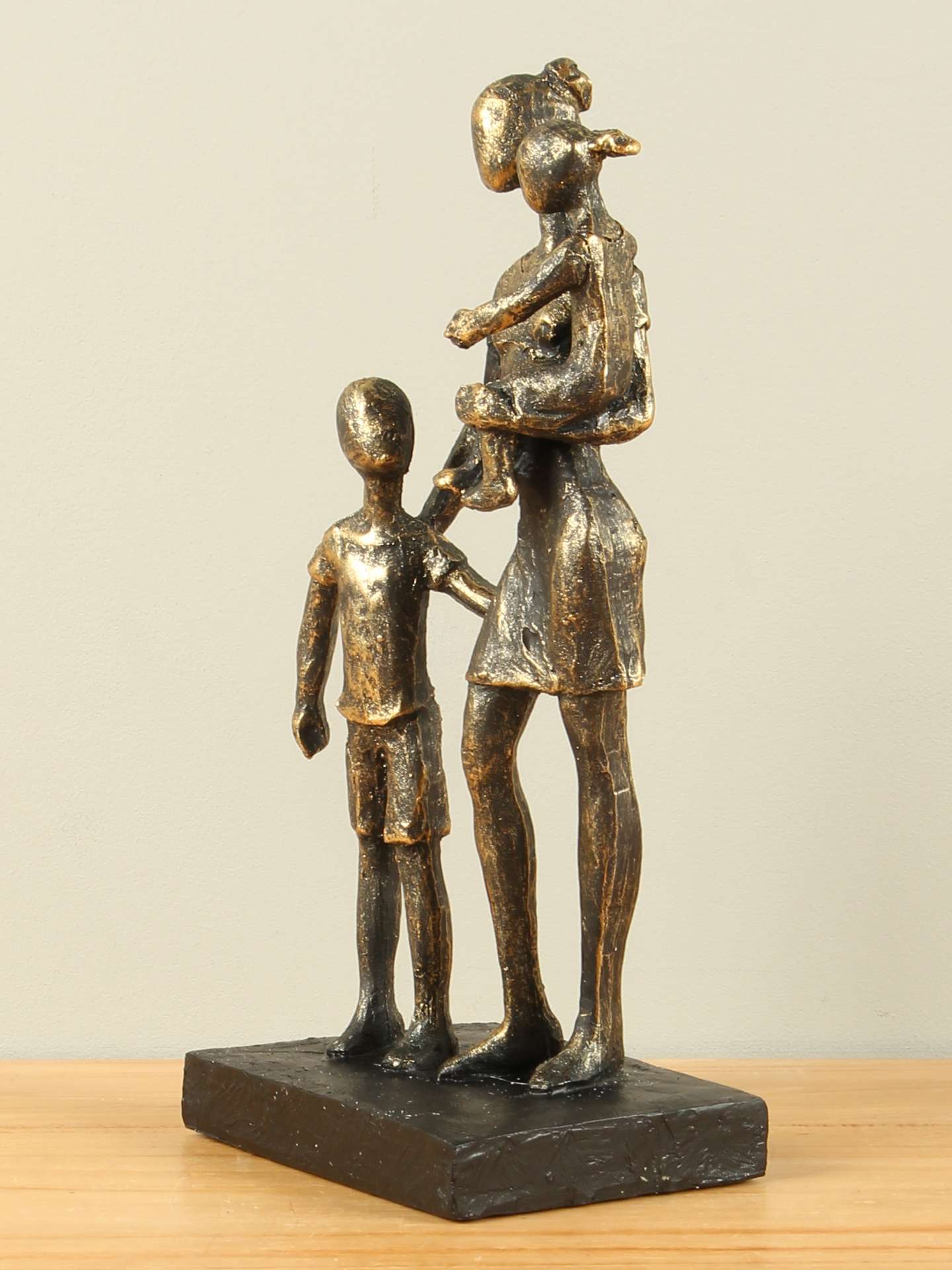 Beeld voor binnen - Bronskleurig - Polystone - Moeder met 2 kinderen - 27x12x5 cm - Afbeelding 3
