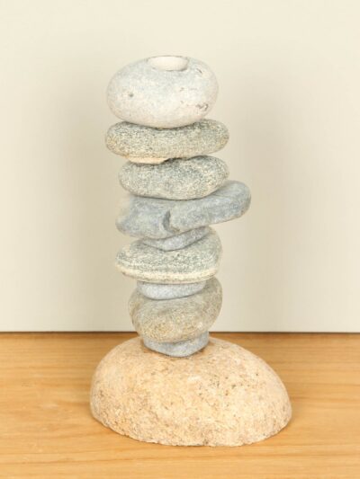 Beeld voor binnen – Grijs – Steen – Kaarsenstandaard – 21x11x9 cm