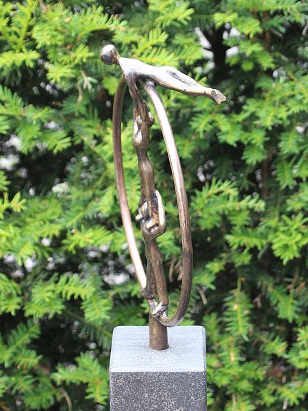 Beeld voor binnen of buiten - Brons - 3 Mensen in Cirkel - Afbeelding 3