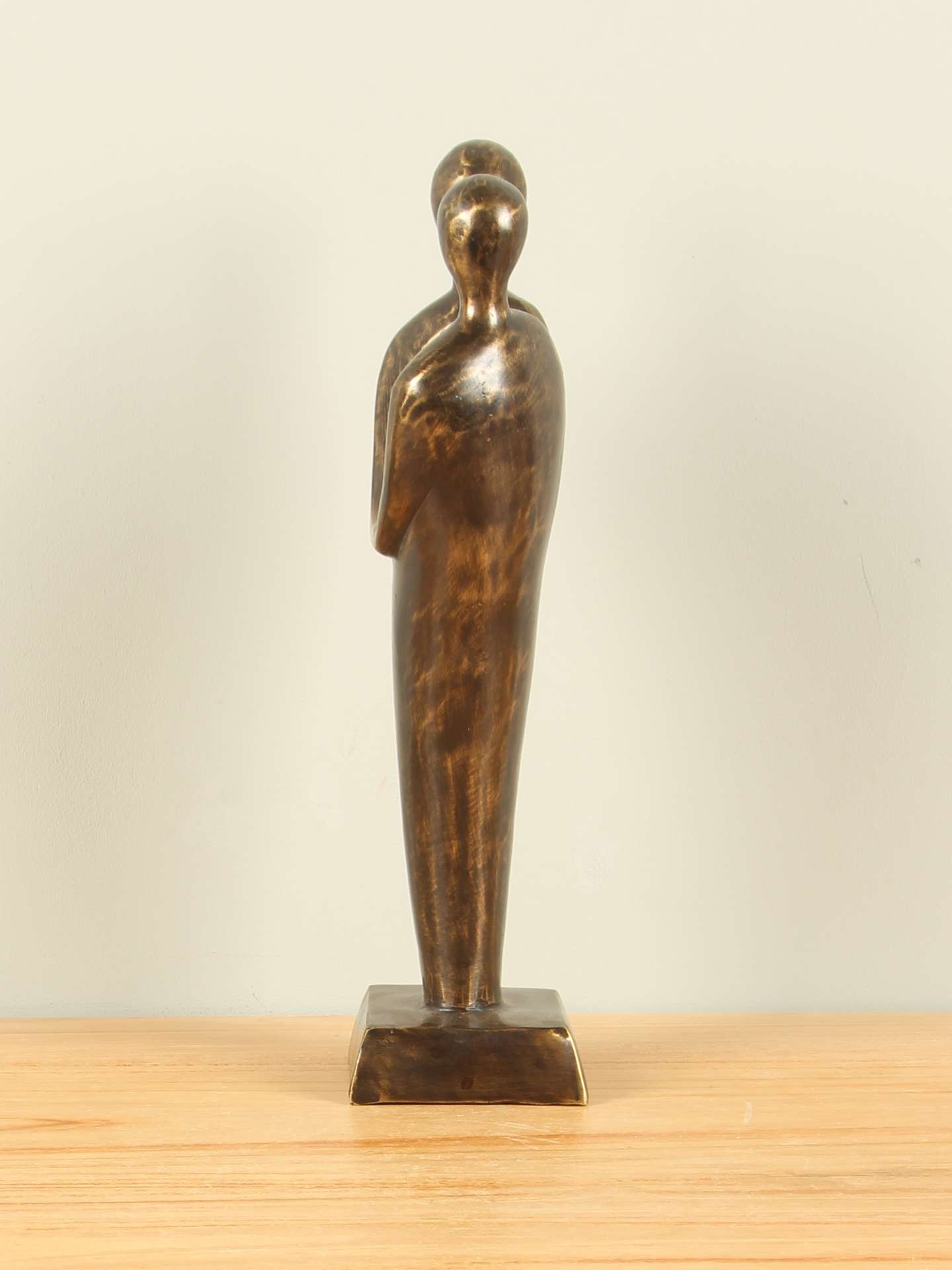Beeld voor binnen of buiten - Brons - Koppel met Hart - 33x12x9 cm - Afbeelding 2