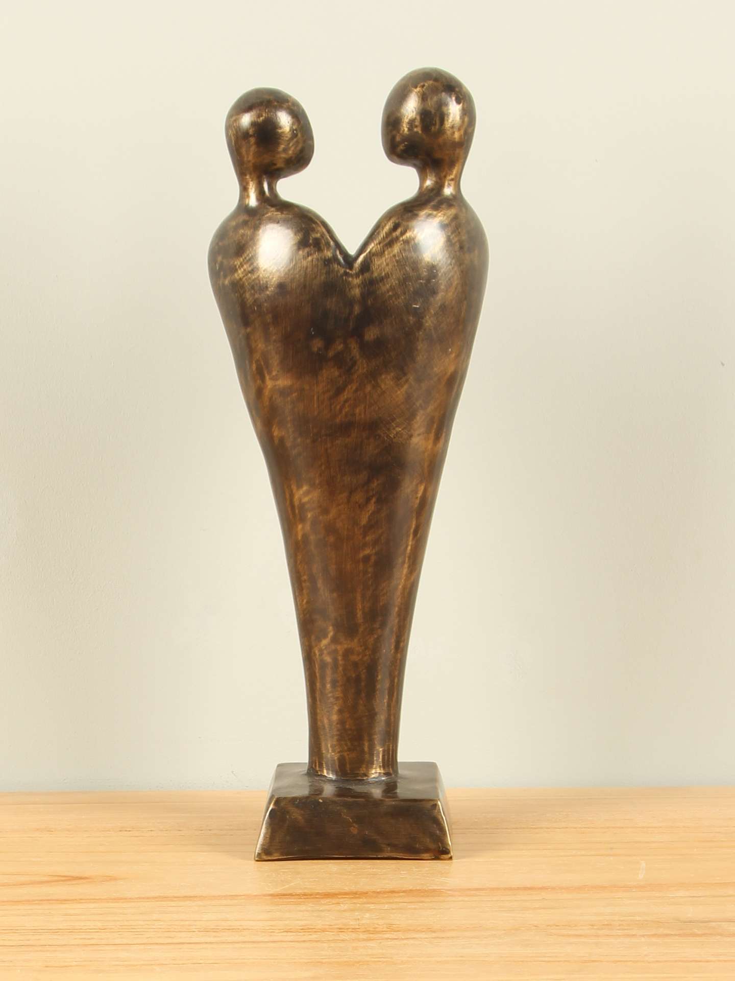 Beeld voor binnen of buiten - Brons - Koppel met Hart - 33x12x9 cm - Afbeelding 3