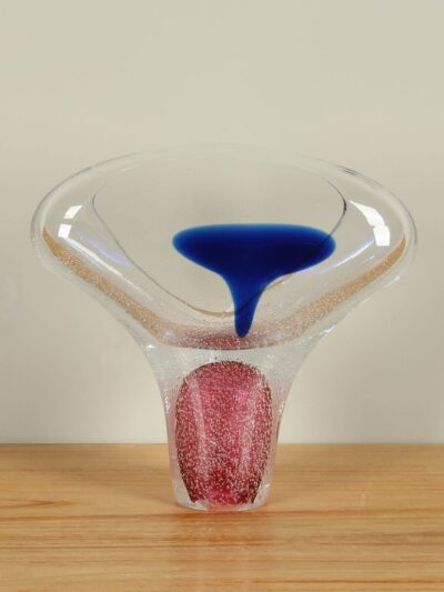 Exclusieve glaskunst – Roze – Glas – Sculptuur Jablonski roze/blauw, 28 cm. – 28x28x8 cm