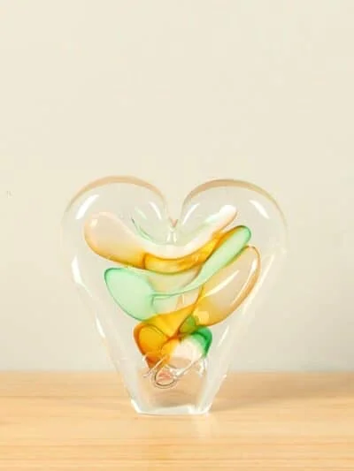 Glassculptuur – Multicolor – Glas – Object hartje groen/wit/bruin, 13 cm – 13x12x2 cm