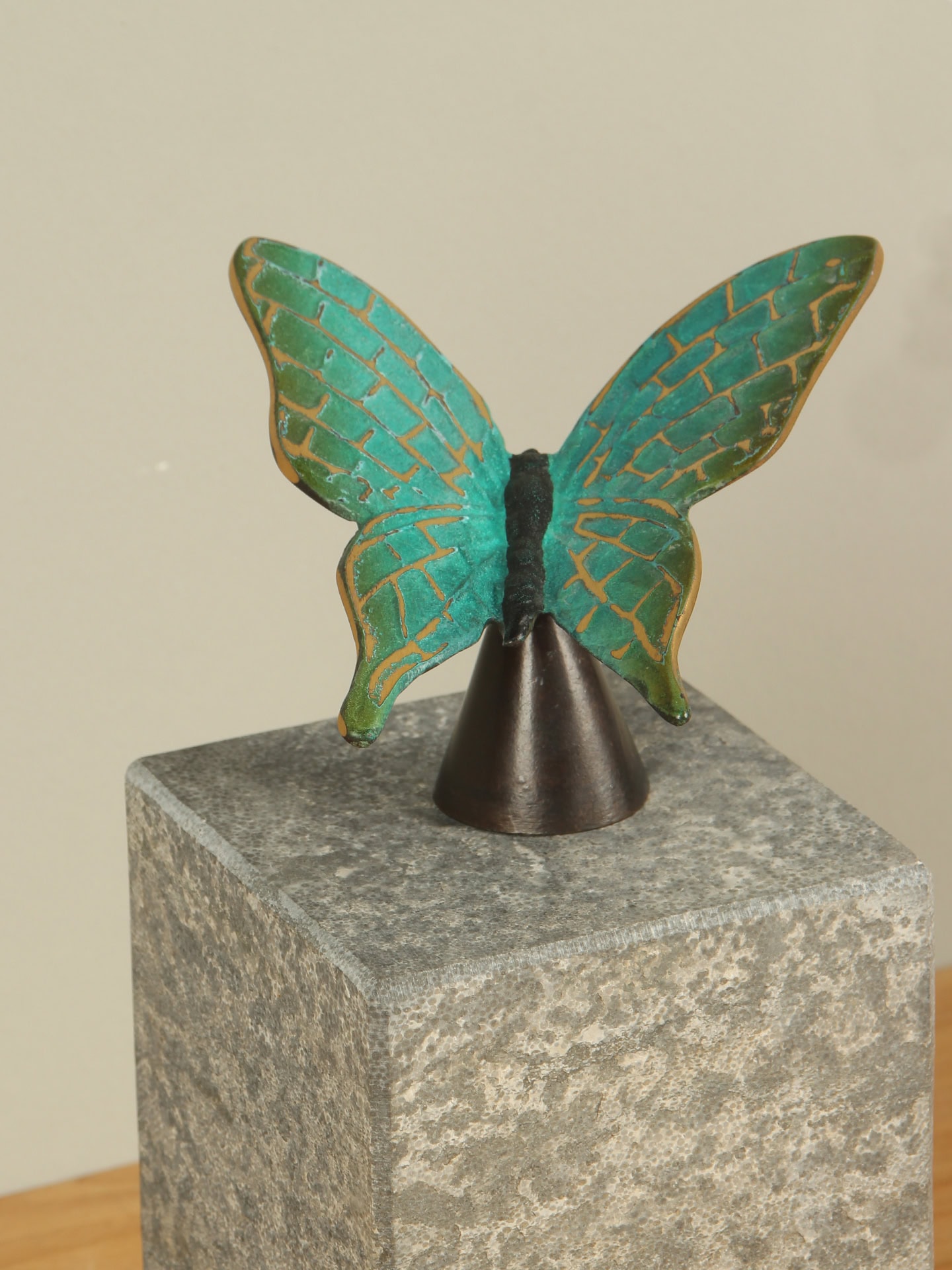 Herdenking - Groen - Brons - Vlinder groen - 8x11x12 cm - Afbeelding 10