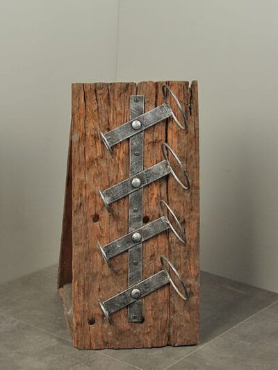 Houtdecoratie – Bruin – wijnrek maat S-triangel – 60x28x43 cm