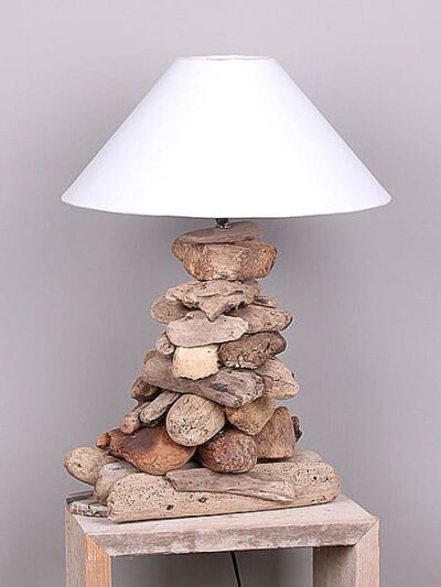 Houtdecoratie – Lichtbruin – Drijfhout – Schemerlamp met lampenkap wit – 60x30x20 cm