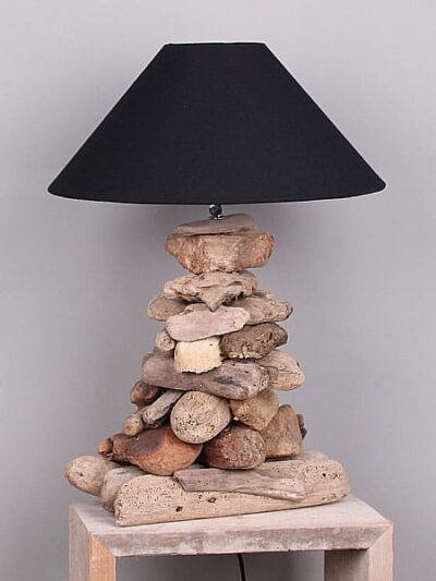 Houtdecoratie – Lichtbruin – Drijfhout – Schemerlamp met lampenkap zwart – 60x30x20 cm