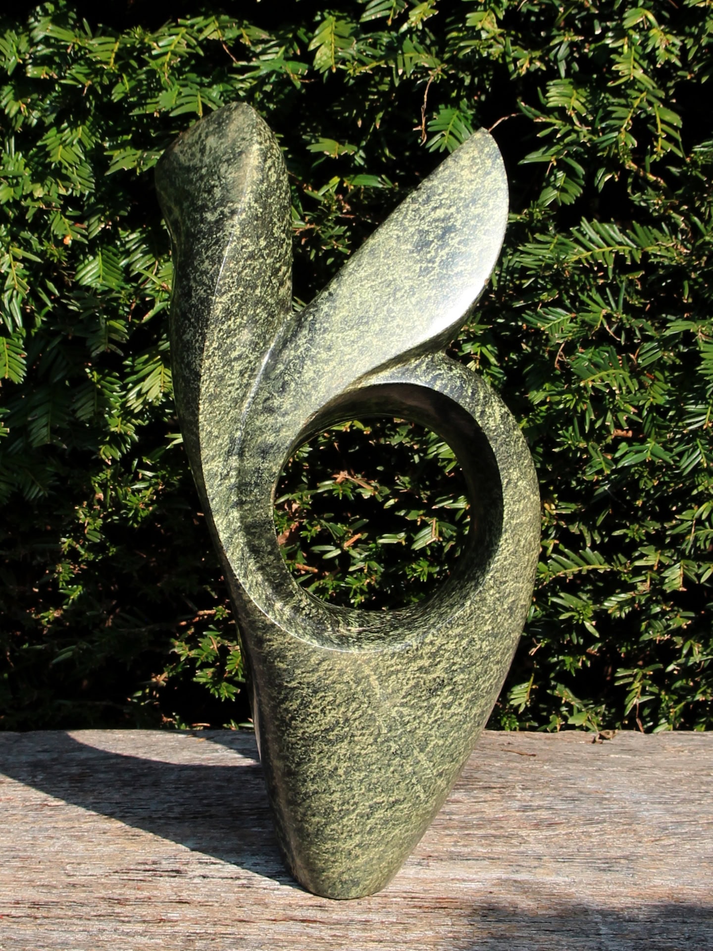 Tuinbeeld - Cheetah jade - Groen - Natuursteen - Hope - 34x20x18 cm