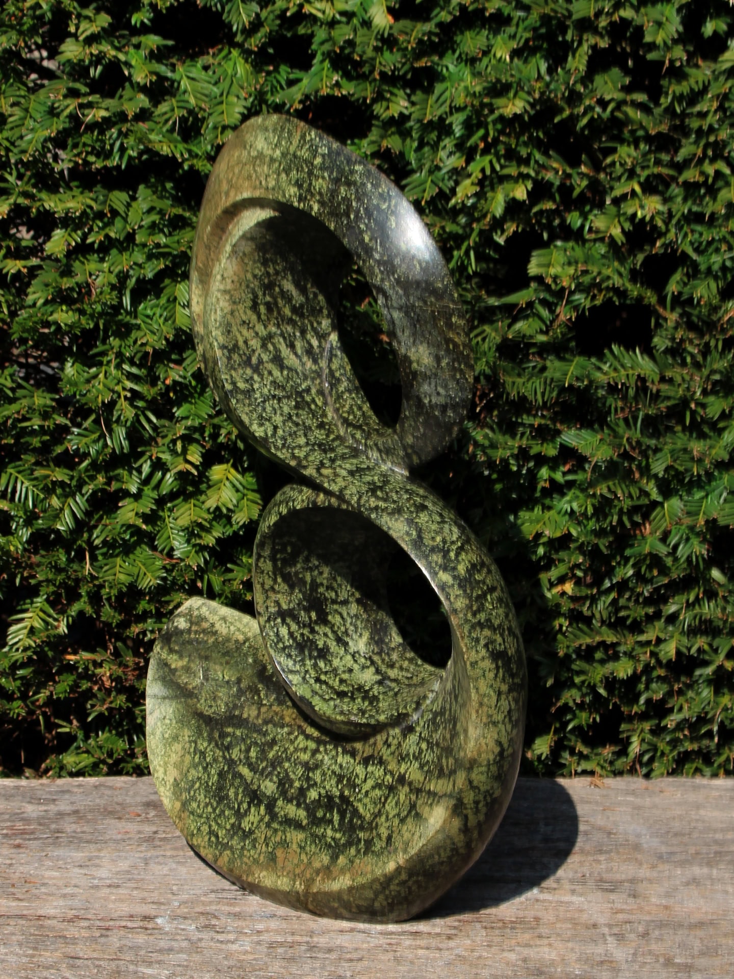 Tuinbeeld - Cheetah jade - Groen - Natuursteen - Swan - 45x30x15 cm - Afbeelding 2