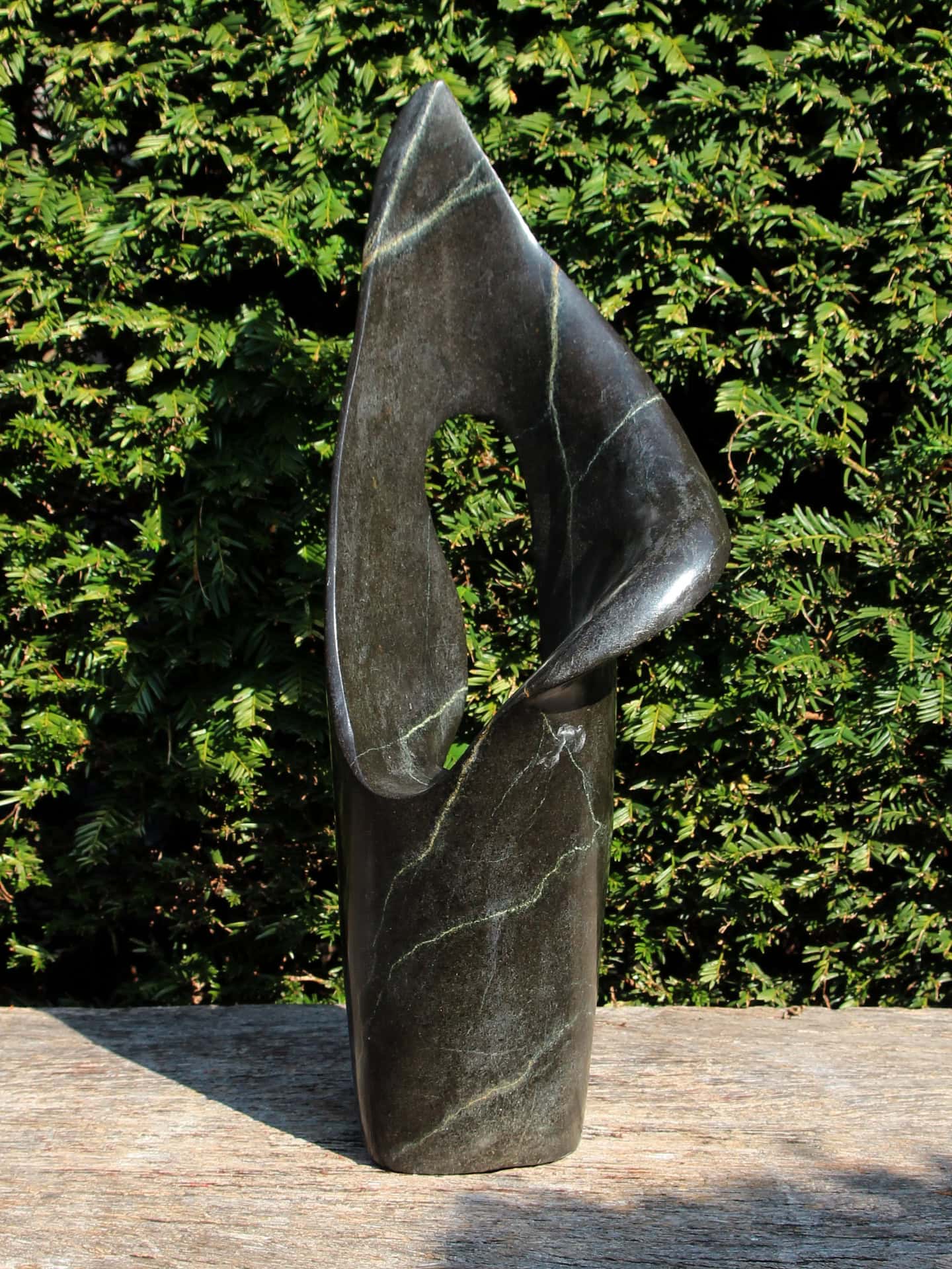 Tuinbeeld - Springsteen - Donkergroen - Natuursteen - Flame - 49x21x17 cm