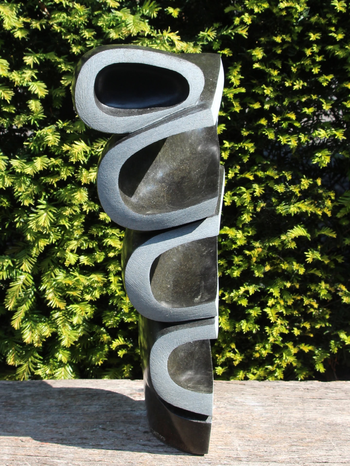 Tuinbeeld - Springsteen - Zwart grijs - Natuursteen - Dance of the elements - 58x33x17 cm - Afbeelding 4