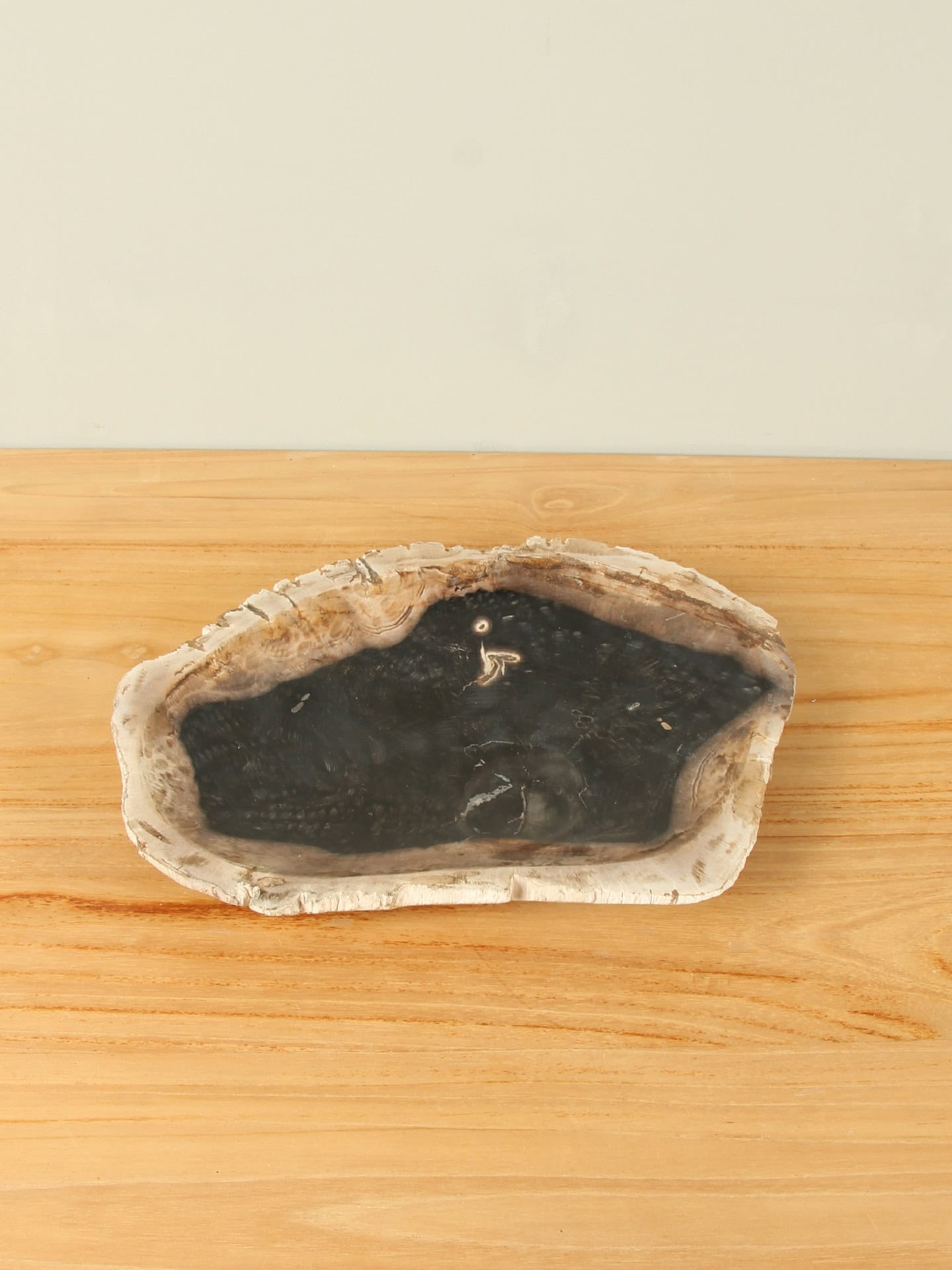 Fruitschaal - Zwart - Versteend hout - 25 cm - Afbeelding 2