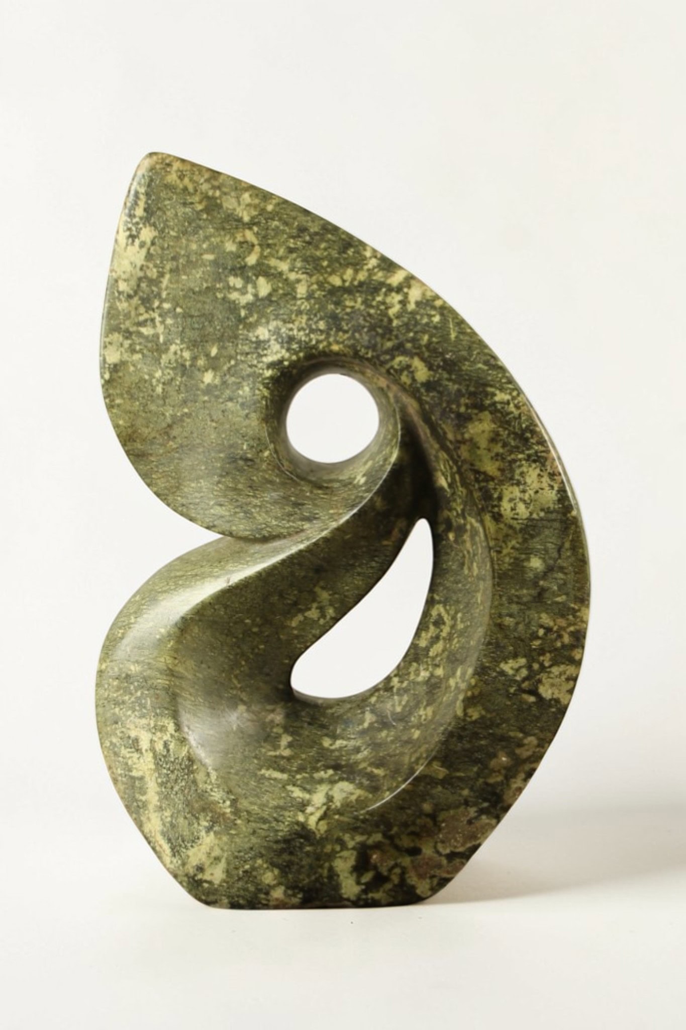 Tuinbeeld - Cheetah jade - Groen - Natuursteen - Jazz - 30x21x10 cm