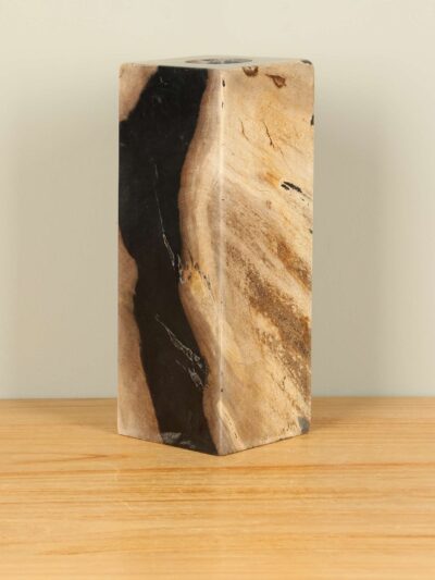 Waxinelichthouder – Zwart – Versteend hout – nr. 21 – 25x9x9 cm