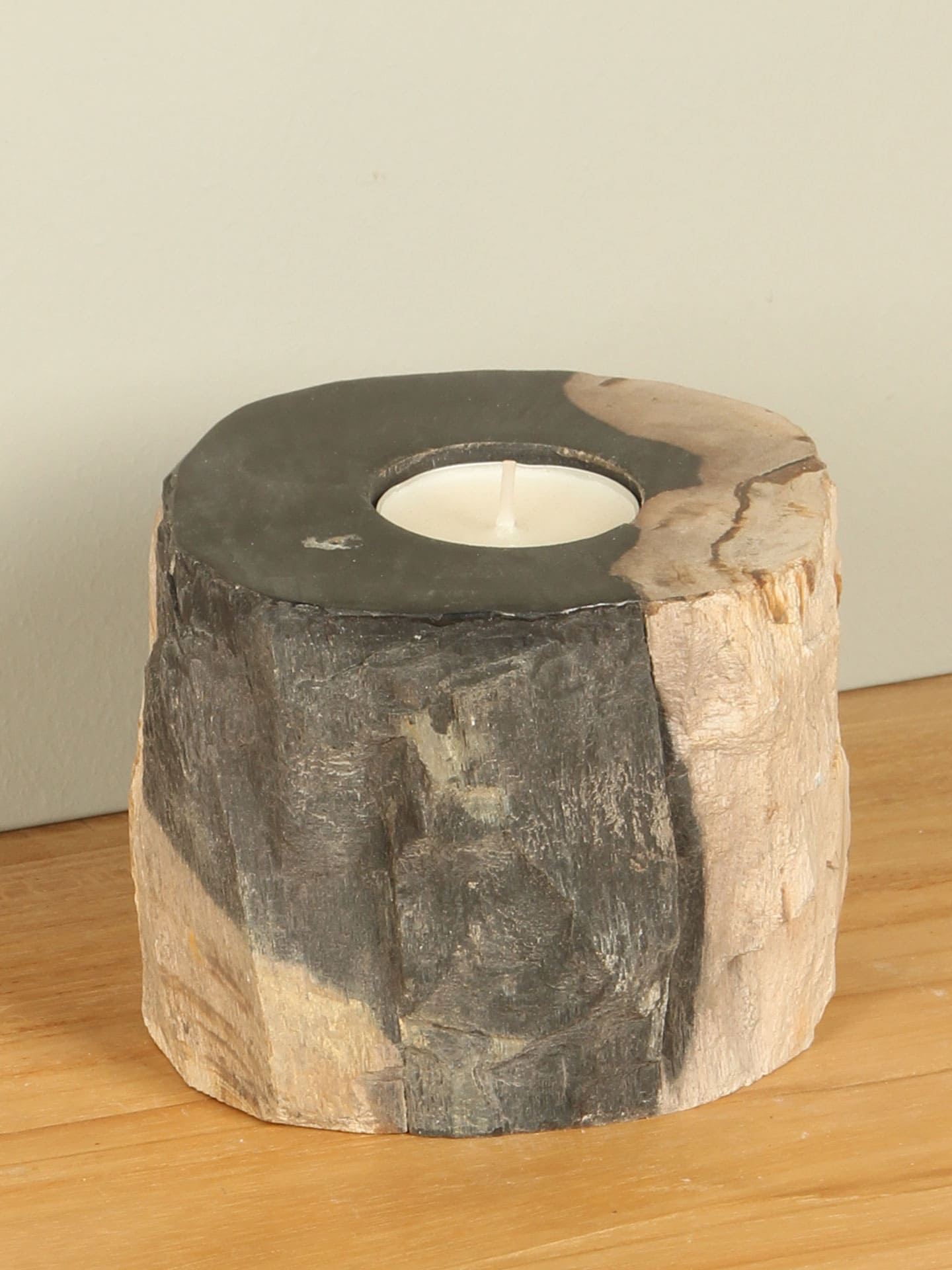 Waxinelichthouder - Zwart - Versteend hout - nr. 22