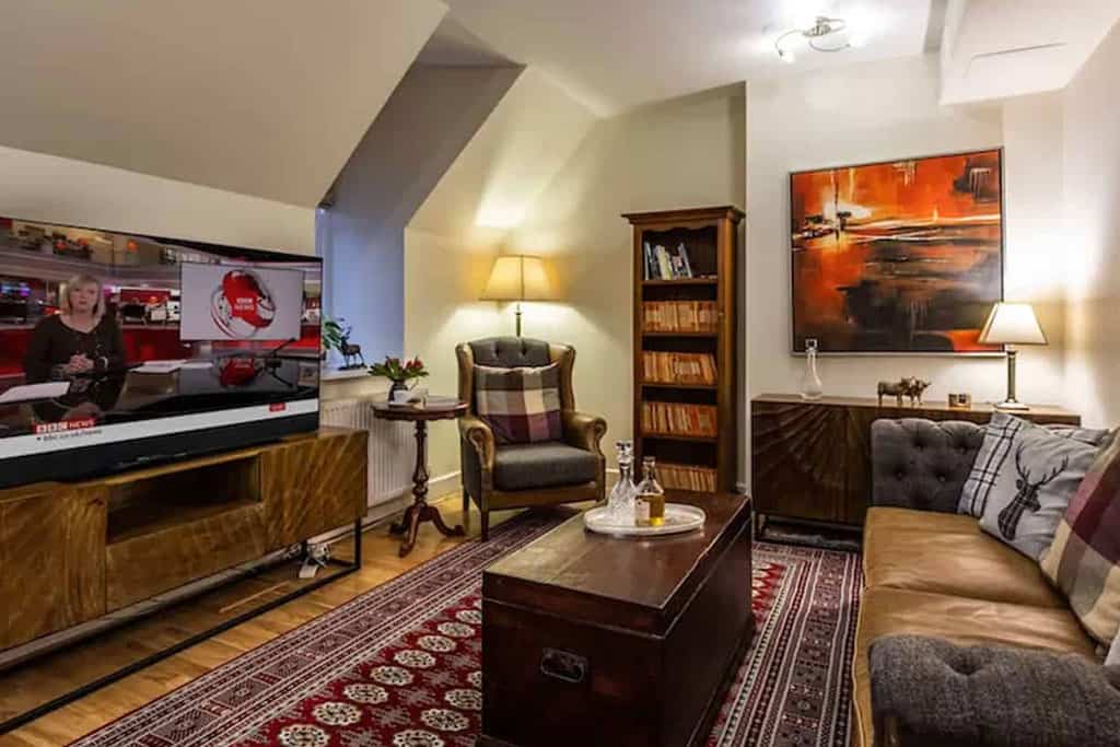 Moat House 8: The Harris Apartment