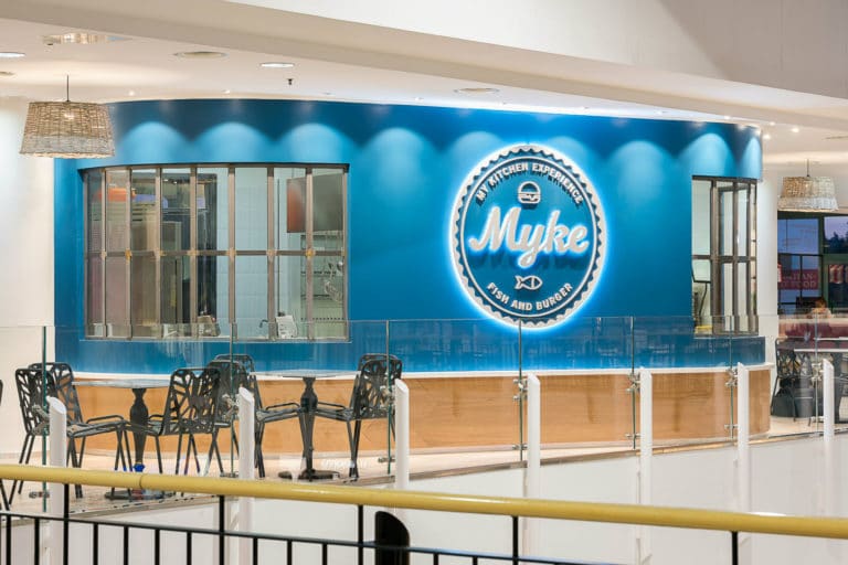 One Of The Sides Of Myke Fish &Amp;Amp; Burger In The New Mall In Gavirate (Va)