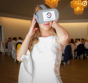 &nbsp;>thisisjustarandomplaceholder<Novia-con-Realidad-Virtual | Iberian Press®&nbsp;