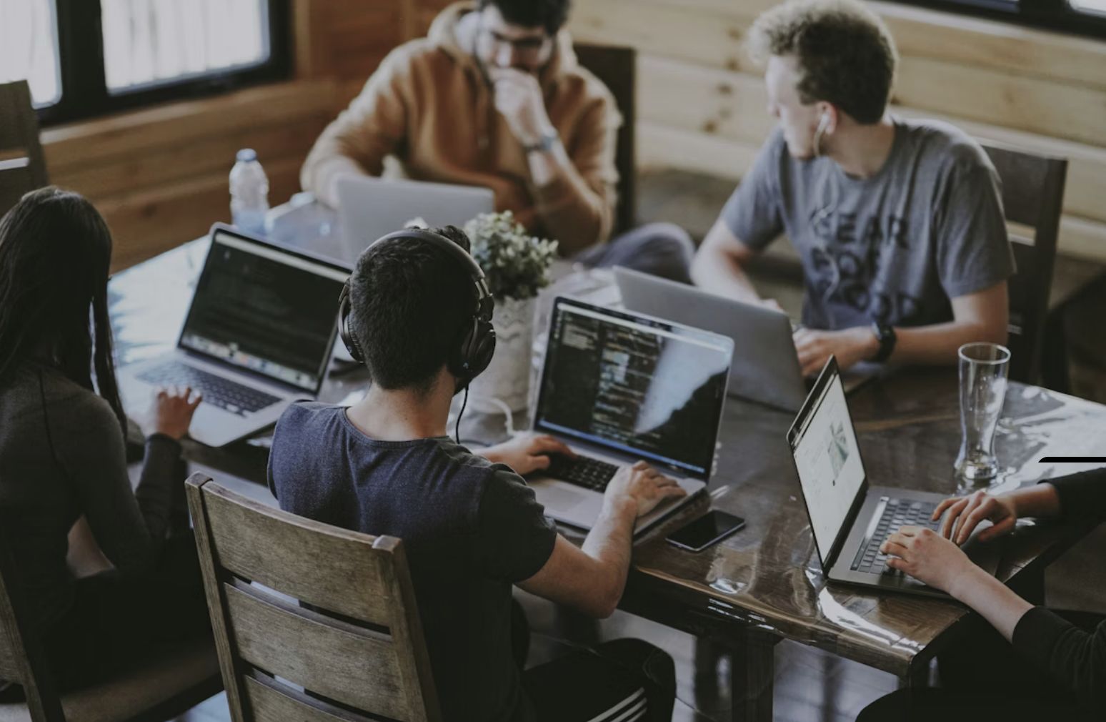 Top programas de gestión de empresas y cómo se combinan con software de recursos humanos