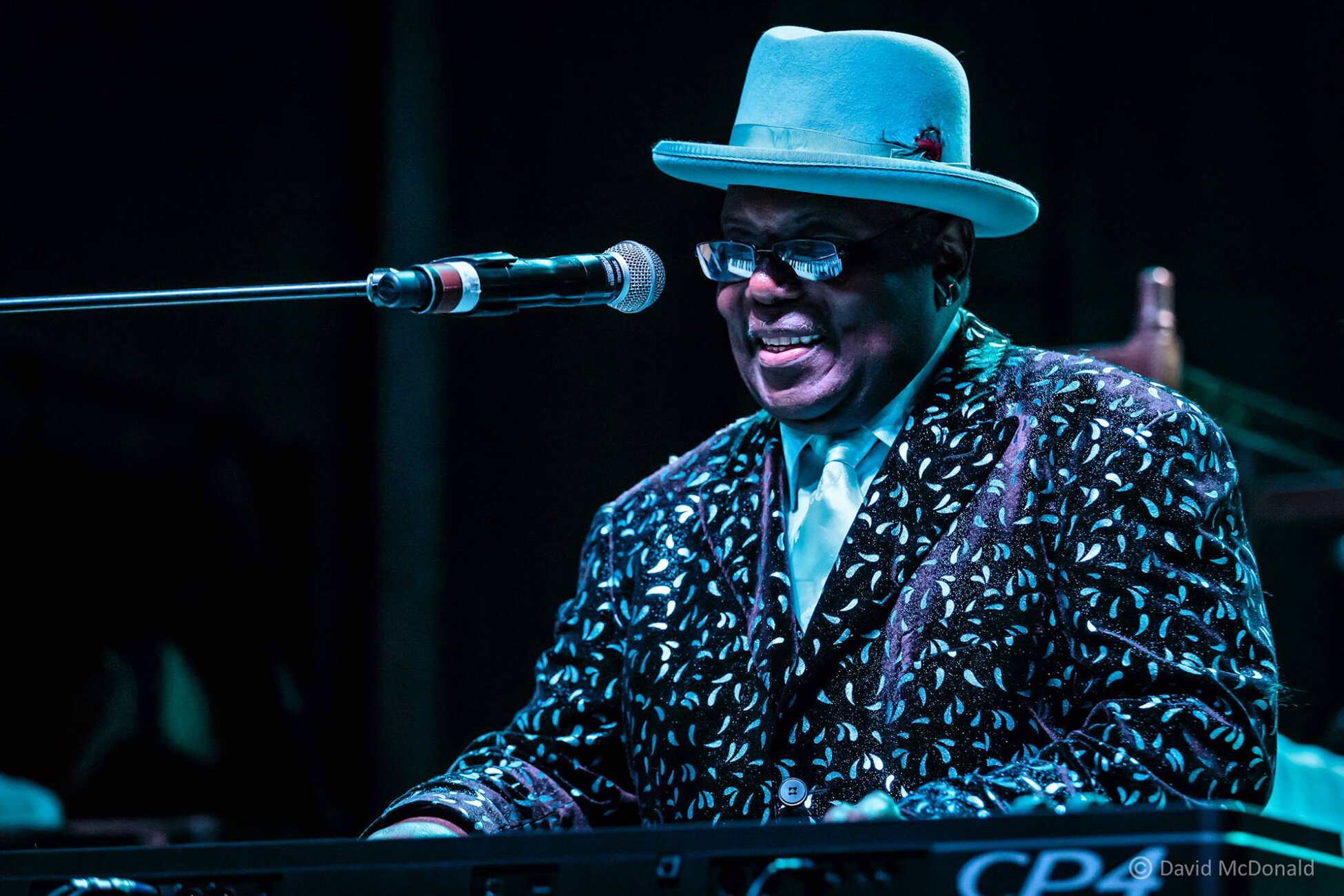 Kenny “Blues Boss” Wayne, uno de los más reconocidos pianistas de boogie-woogie blues del mundo, recorre España en septiembre