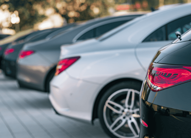 Auto usate e noleggio veicoli, processo di ritiro e consegna facilitato.