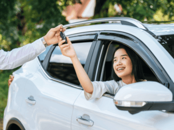 Auto in affitto con consegna a mano e ritiro rapido.
