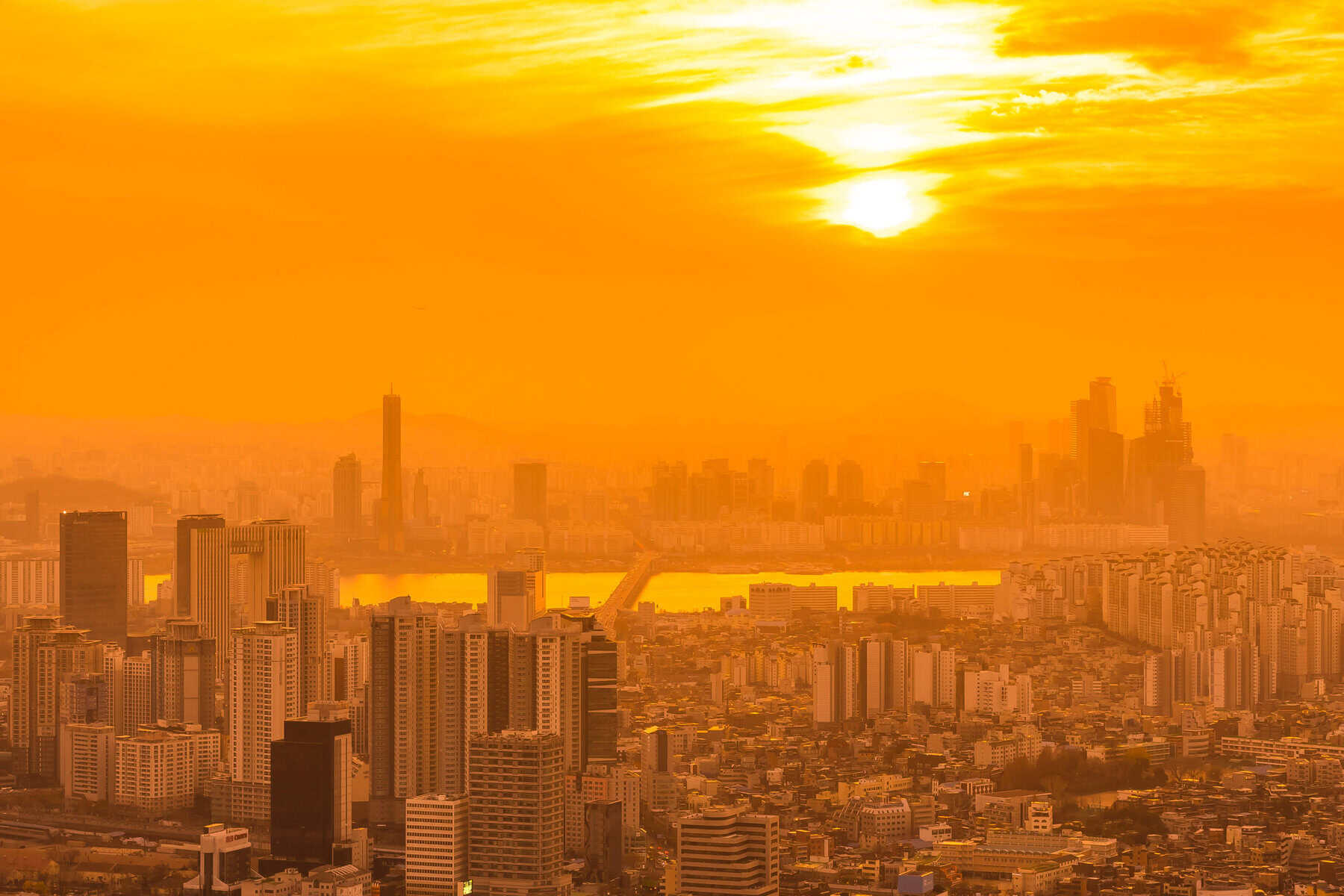 How to Prepare Your Las Vegas Rental Property for Summer Heat