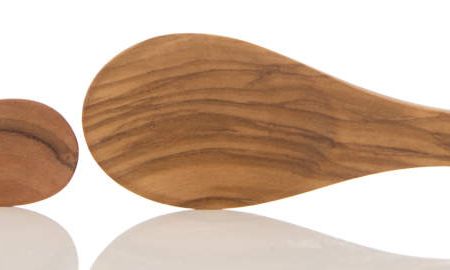 Hochwertige, handgefertigte Holzspatel aus Ischler Holzhandwerk, perfekt für Küche und Bar.