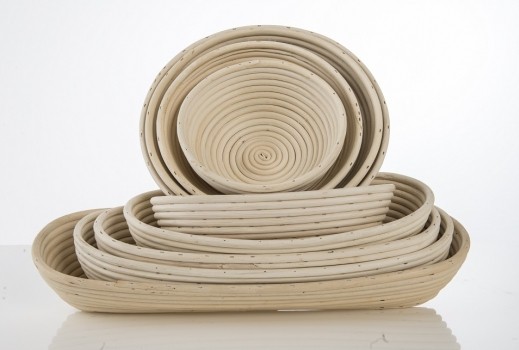 Naturbelassene Holzschalen, handgefertigt, Ischler Holzhandwerk, nachhaltiges Holzdesign, regionale Holzkunst.