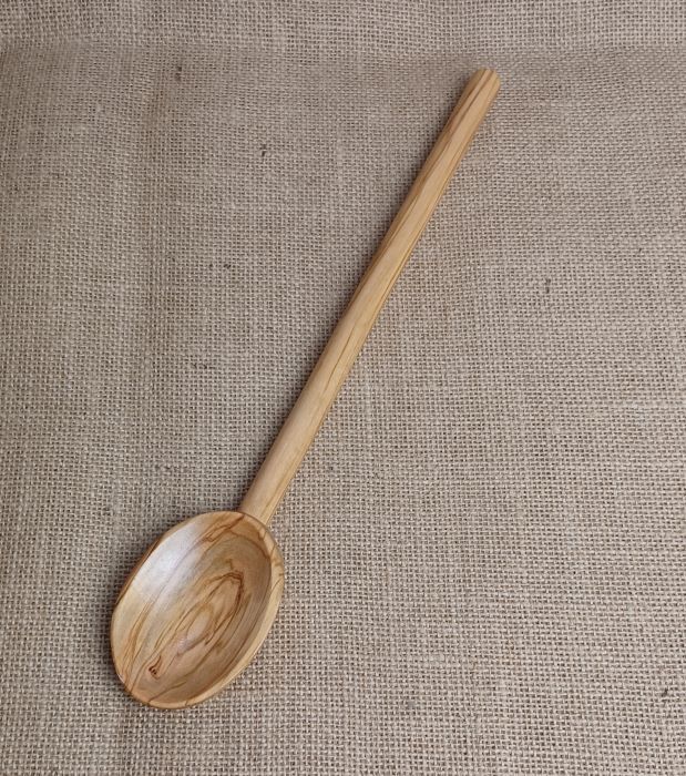 Natürliches Holz, handgefertigt, langlebig, rustikaler Küchenhelfer, Ischler Holzhandwerk.