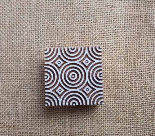 Traditionelles Holzdesign, handgefertigt in Oberösterreich.