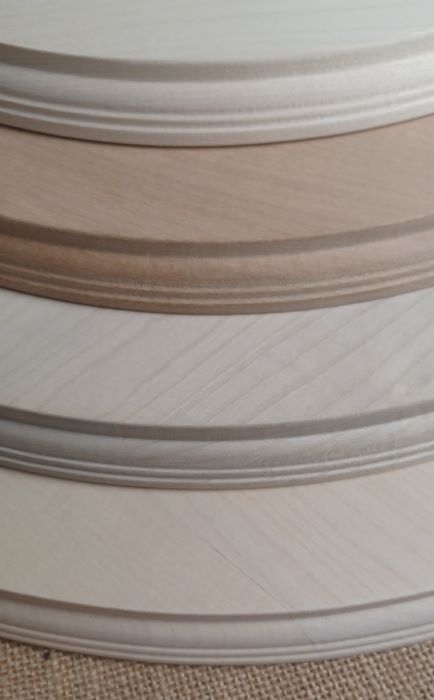 Hochwertiges Holzhandwerk mit natürlichen Materialien.