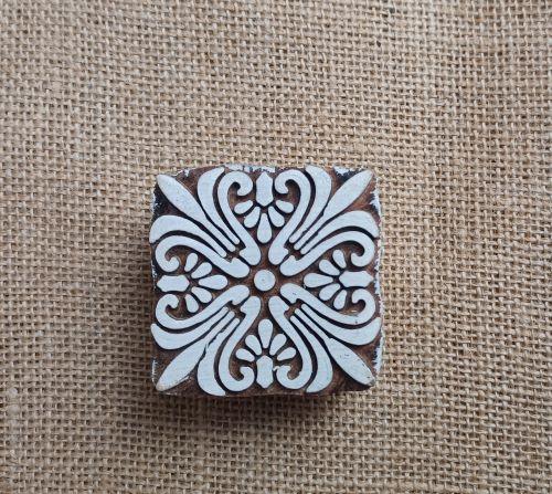 Hochwertige Holzdekoration mit filigranem Design aus Holzhandwerk in Bad Ischl.