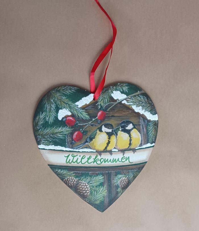 Handgefertigte Holzdekoration im Herzen Österreichs.